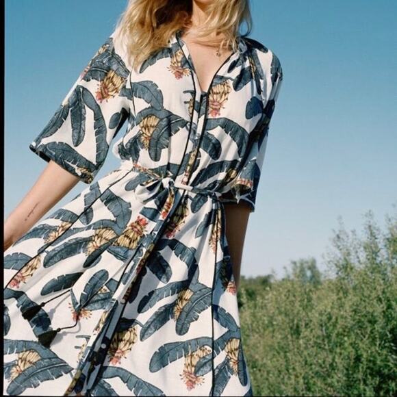 Desmond & Dempsey Dresses & Skirts - Desmond & Dempsey Linen-Blend Tropical Banana Leaf Midi Kaftan Dress S Resort